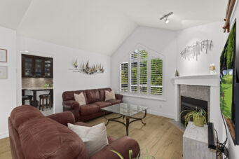 303-1133 E 29th St