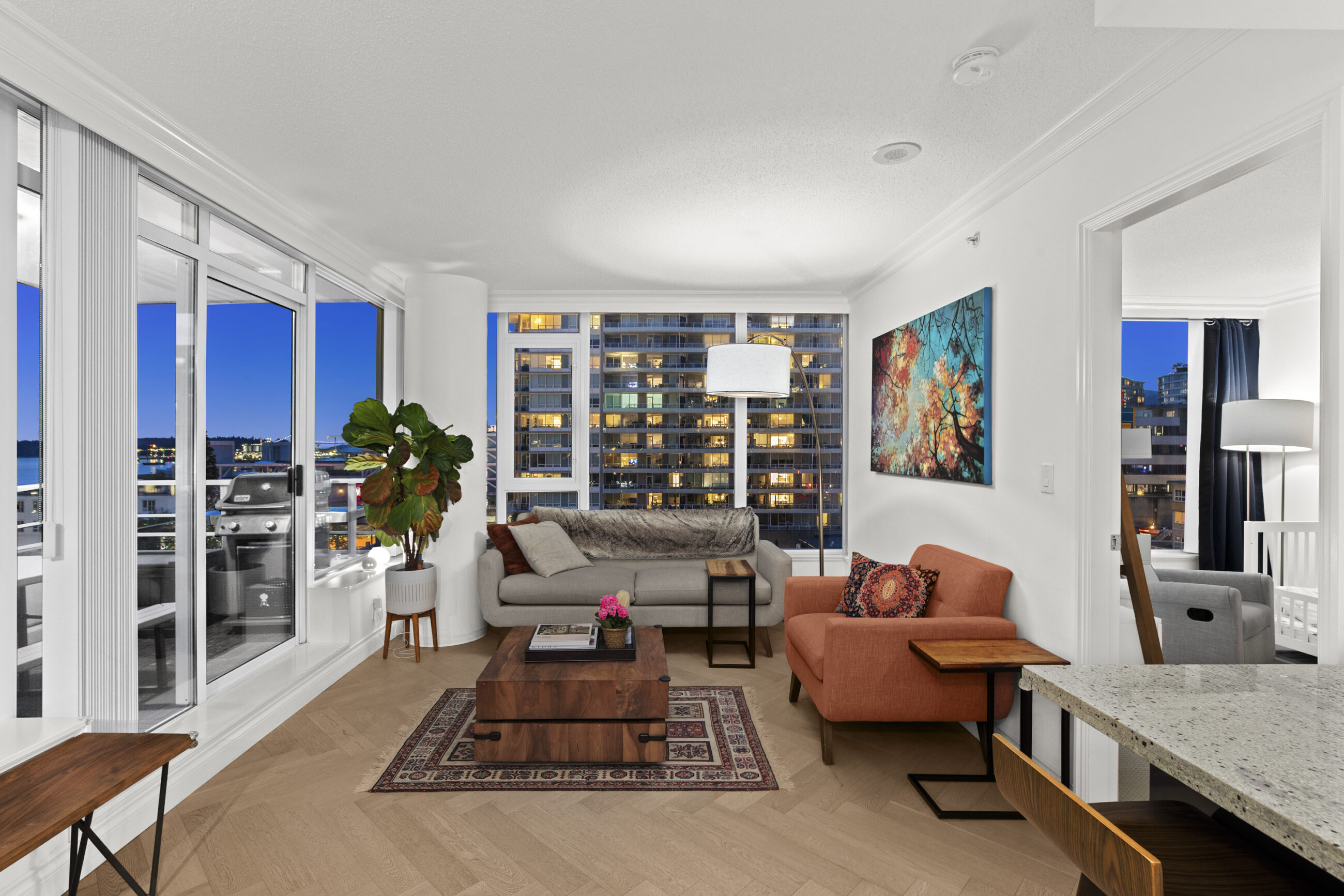 602-133 E Esplanade