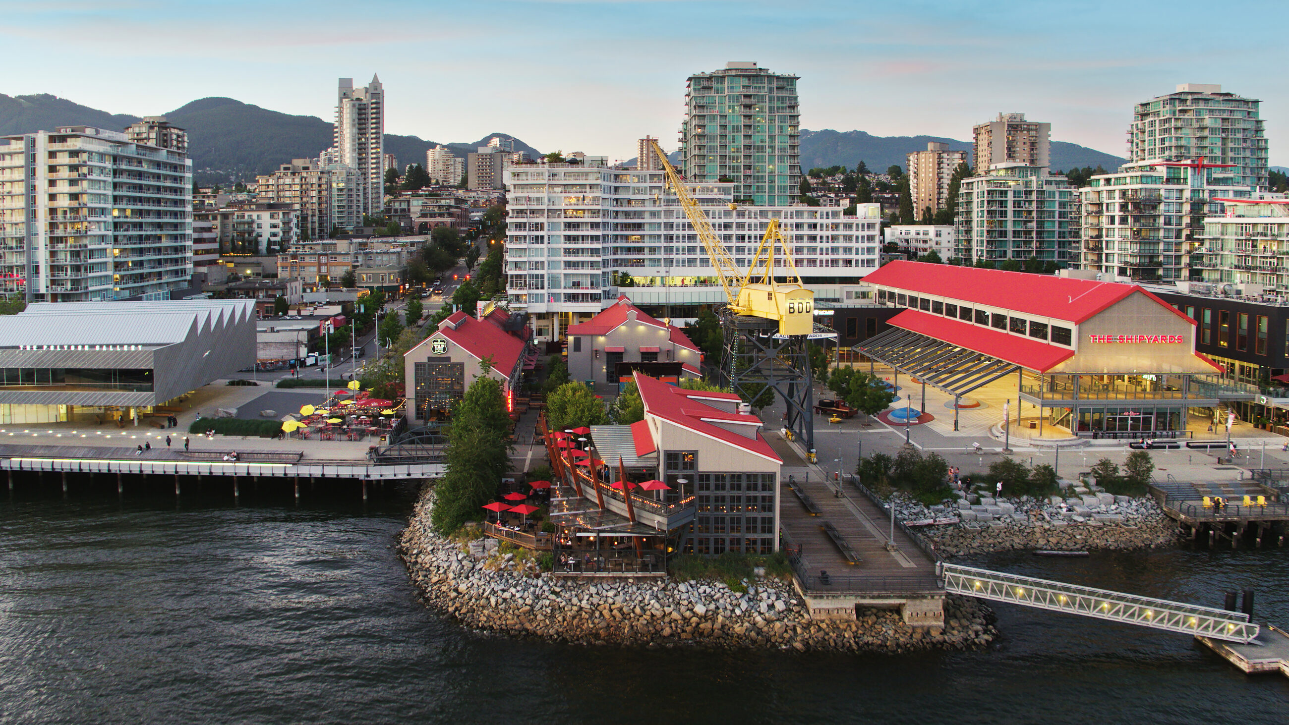 602-133 E Esplanade