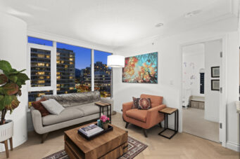 602-133 E Esplanade